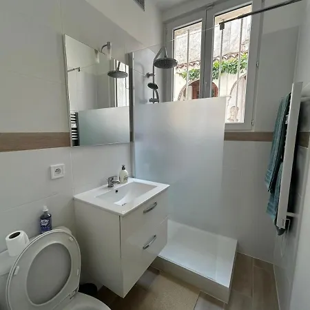Renove, Proche Metro Et Canal Apartment
