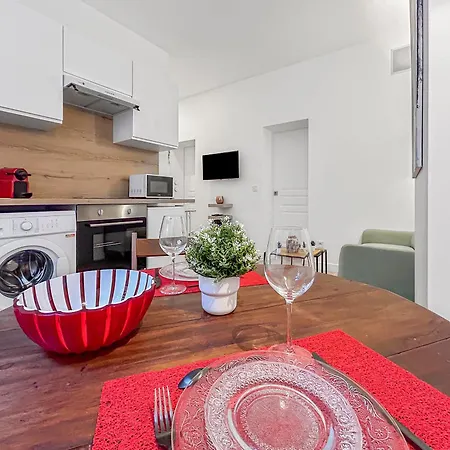 Renove, Proche Metro Et Canal Apartment *